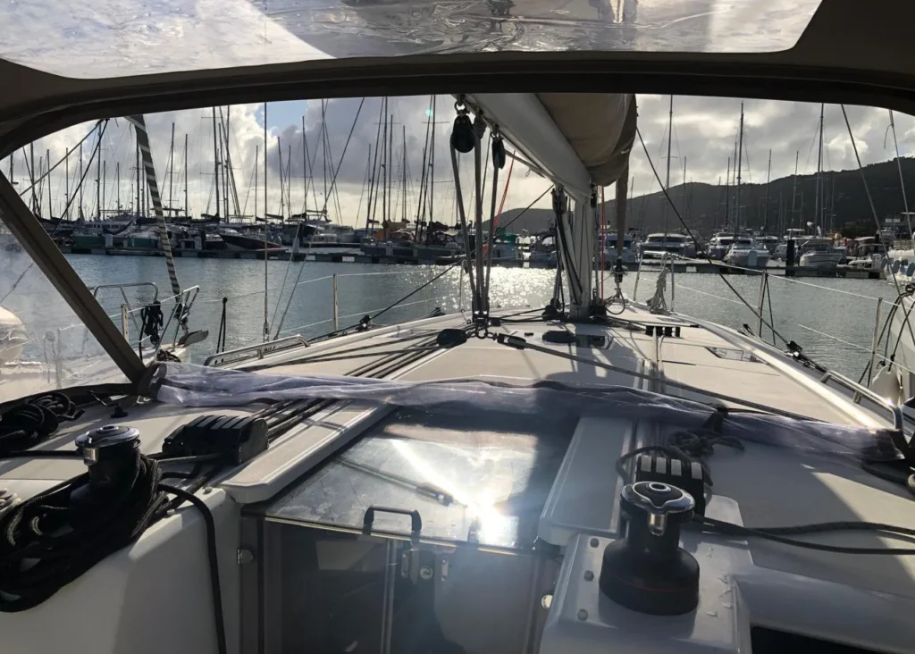Notre bateau Oceanis 40.1 Bookshop